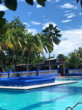 hotel tropical